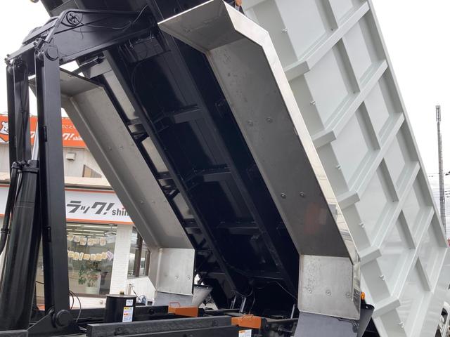 スーパーグレート 三菱ふそう　大型深ダンプ　最大積載９２００ｋｇ　新明和製深ダンプ（土砂禁止）Ｒ７年４月製　２４立米　リア片開き　ハイルーフ　アルミホイール　シフトパイロット２ペダル　最大積載量９２００ｋｇ　２２ｔベースの未稼働車（17枚目）
