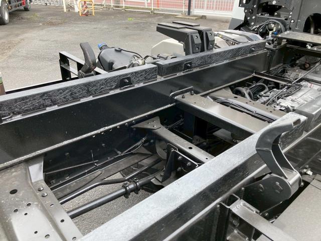 スーパーグレート 三菱ふそう　大型深ダンプ　最大積載９２００ｋｇ　新明和製深ダンプ（土砂禁止）Ｒ７年４月製　２４立米　リア片開き　ハイルーフ　アルミホイール　シフトパイロット２ペダル　最大積載量９２００ｋｇ　２２ｔベースの未稼働車（27枚目）