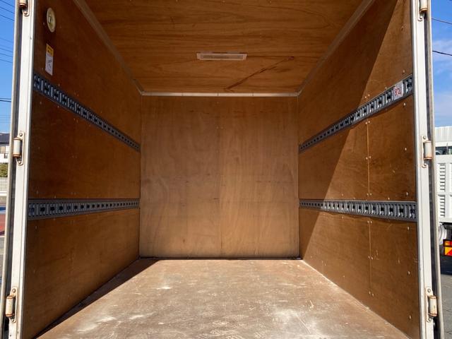 エルフトラック いすゞ 小型標準十尺アルミバン 最大積載2000kg パブコ製アルミバン H29年8月製 載せ替え ラッシングレール2段 標準十尺アルミバン 最大積載量2000kg スムーサー2ペダル(8枚目)