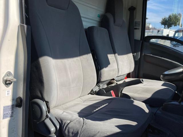 エルフトラック いすゞ 小型標準十尺アルミバン 最大積載2000kg パブコ製アルミバン H29年8月製 載せ替え ラッシングレール2段 標準十尺アルミバン 最大積載量2000kg スムーサー2ペダル(14枚目)