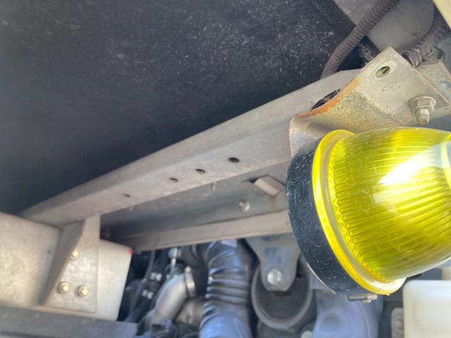 エルフトラック いすゞ 小型標準十尺アルミバン 最大積載2000kg パブコ製アルミバン H29年8月製 載せ替え ラッシングレール2段 標準十尺アルミバン 最大積載量2000kg スムーサー2ペダル(22枚目)