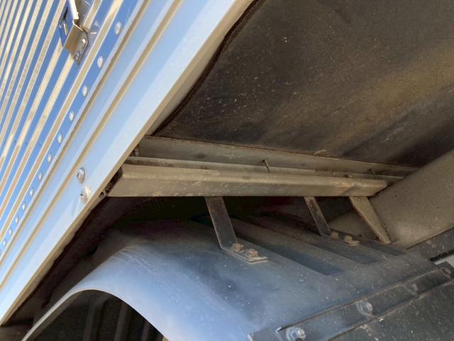 エルフトラック いすゞ 小型標準十尺アルミバン 最大積載2000kg パブコ製アルミバン H29年8月製 載せ替え ラッシングレール2段 標準十尺アルミバン 最大積載量2000kg スムーサー2ペダル(29枚目)