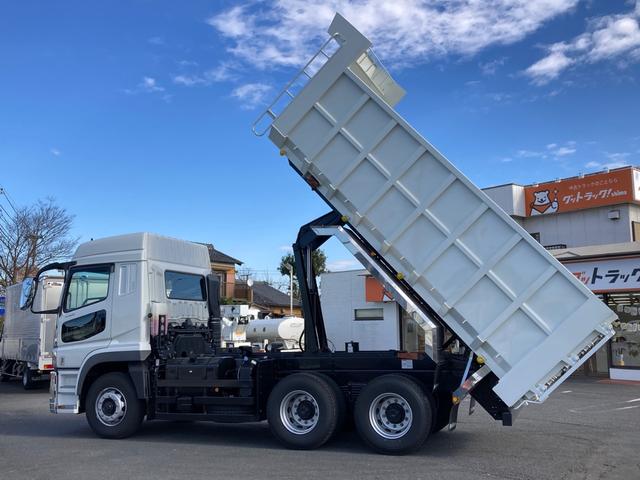 スーパーグレート 三菱ふそう　大型土砂禁ダンプ　最大積載８３００ｋｇ　新明和製土砂禁ダンプ　１７．３立米　Ｒ６年６月製　リア片開き　ハイルーフ　７ＭＴ　未稼働車（5枚目）