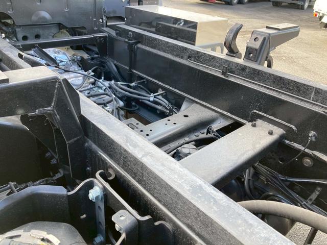 スーパーグレート 三菱ふそう　大型土砂禁ダンプ　最大積載８３００ｋｇ　新明和製土砂禁ダンプ　１７．３立米　Ｒ６年６月製　リア片開き　ハイルーフ　７ＭＴ　未稼働車（32枚目）