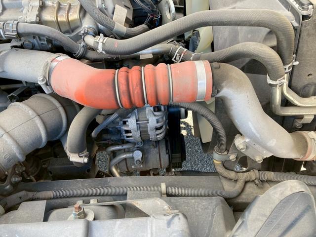 キャンター 三菱ふそう　小型　アルミバン　最大積載３０００ｋｇ　パブコ製アルミバン　Ｈ３０年１１月製　新明和製跳ね上げゲート　Ｈ３０年１１月製　左サイド扉　ラッシングレール２段　ジョロダーレール　ワイド　ロングボディー　最大積載量３０００ｋｇ（42枚目）