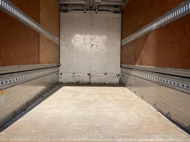 ダイナトラック トヨタ　小型アルミウイング　最大積載２９５０ｋｇ　パブコ製アルミウイング　Ｈ２５年８月製　セイコーラック２個　ラッシングレール２段　引き出しフック８個　ＡＴ　標準ロングボディー　最大積載量２９５０ｋｇ（10枚目）