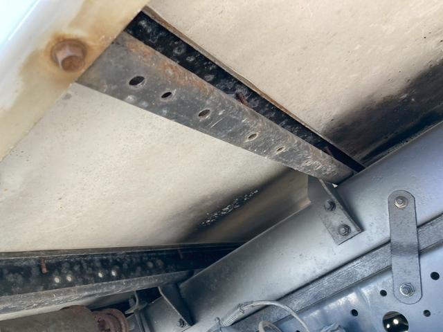 ダイナトラック トヨタ　小型アルミウイング　最大積載２９５０ｋｇ　パブコ製アルミウイング　Ｈ２５年８月製　セイコーラック２個　ラッシングレール２段　引き出しフック８個　ＡＴ　標準ロングボディー　最大積載量２９５０ｋｇ（34枚目）