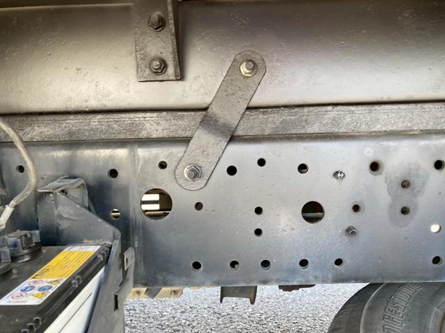 ダイナトラック トヨタ　小型アルミウイング　最大積載２９５０ｋｇ　パブコ製アルミウイング　Ｈ２５年８月製　セイコーラック２個　ラッシングレール２段　引き出しフック８個　ＡＴ　標準ロングボディー　最大積載量２９５０ｋｇ（36枚目）