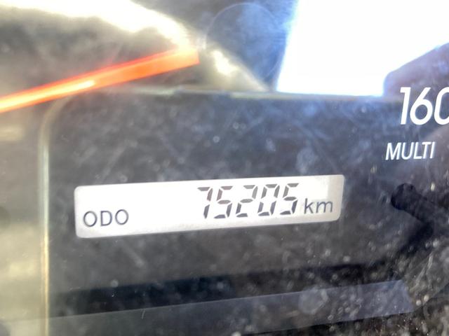 エルフトラック いすゞ　小型アルミバン　最大積載３０００ｋｇ　日本フルハーフ製アルミバン　左サイド扉　スムーサー２ペダル　標準十尺　最大積載量３０００ｋｇ（18枚目）