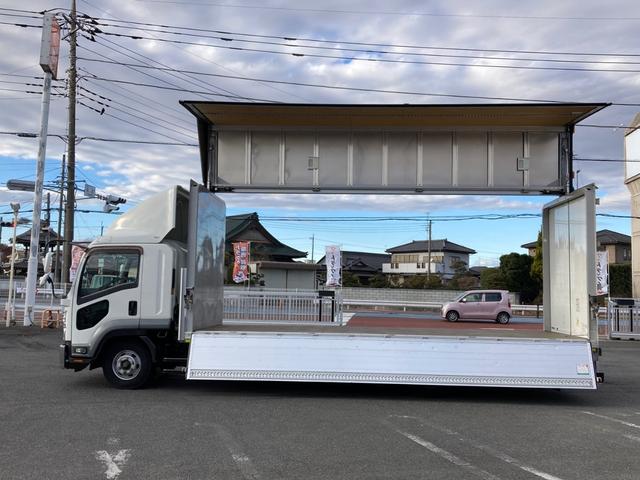 フォワード いすゞ　中型アルミウイング　最大積載２８００ｋｇ　日本フルハーフ製アルミウイング　Ｈ３０年６月製　リアエアサス　セイコーラック２個　ラッシングレール２段　引き出しフック１０個　６２ワイド　最大積載量２８００ｋｇ（5枚目）