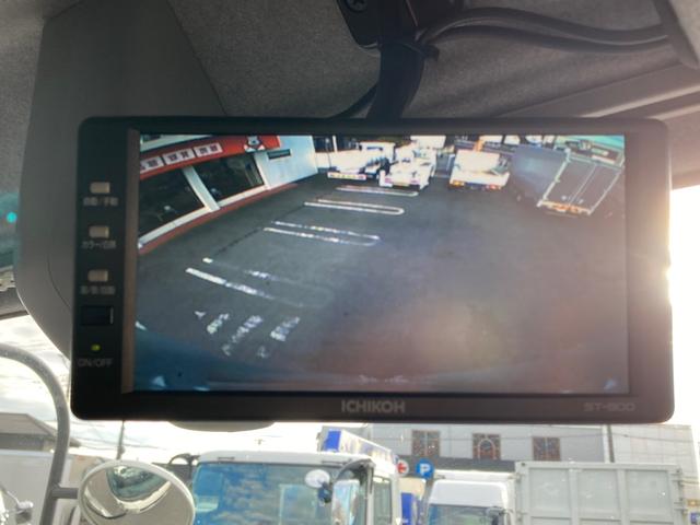 フォワード いすゞ　中型アルミウイング　最大積載２８００ｋｇ　日本フルハーフ製アルミウイング　Ｈ３０年６月製　リアエアサス　セイコーラック２個　ラッシングレール２段　引き出しフック１０個　６２ワイド　最大積載量２８００ｋｇ（22枚目）