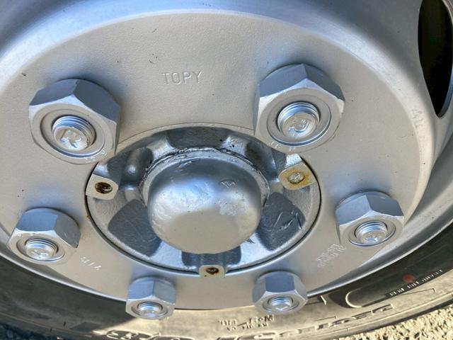 ヒノレンジャー 日野　中型散水車　最大積載３９００ｋｇ　新明和製散水車　Ｈ２５年１２月製　３９００Ｌ　エンジン式ポンプ　前方圧力　後方重力　散水ホース　６ＭＴ　最大積載量３９００ｋｇ（28枚目）