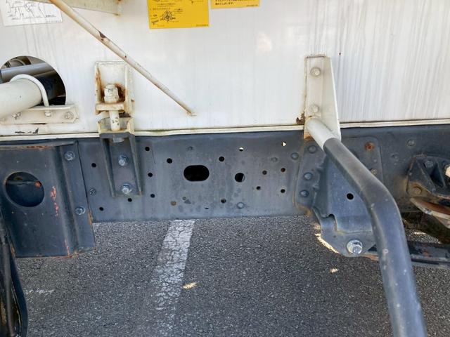 ヒノレンジャー 日野　中型散水車　最大積載３９００ｋｇ　新明和製散水車　Ｈ２５年１２月製　３９００Ｌ　エンジン式ポンプ　前方圧力　後方重力　散水ホース　６ＭＴ　最大積載量３９００ｋｇ（34枚目）