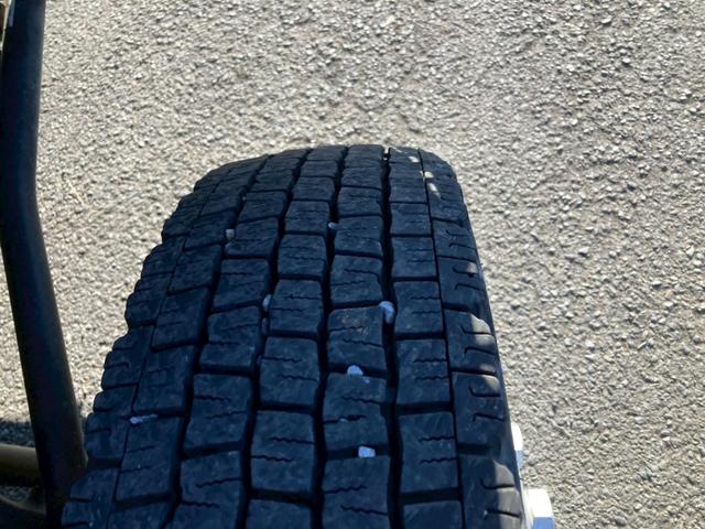 ヒノレンジャー 日野　中型散水車　最大積載３９００ｋｇ　新明和製散水車　Ｈ２５年１２月製　３９００Ｌ　エンジン式ポンプ　前方圧力　後方重力　散水ホース　６ＭＴ　最大積載量３９００ｋｇ（41枚目）