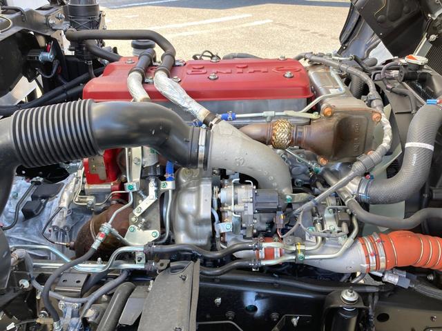 ヒノレンジャー 日野　中型冷蔵冷凍バン　最大積載２４００ｋｇ　菱重製低温設定冷凍機　Ｒ６年製　トランテックス製冷凍バン　Ｒ６年１２月製　格納ＰＧ　Ｒ６年１０月製　リアエアサス　左サイド扉　ラッシングレール２段　ゲート用ラジコン　６２ワイド　未稼働車（18枚目）