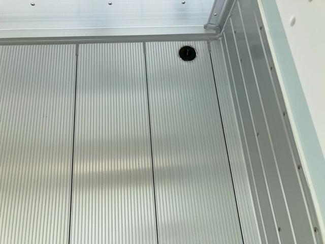 ヒノレンジャー 日野　中型冷蔵冷凍バン　最大積載２４００ｋｇ　菱重製低温設定冷凍機　Ｒ６年製　トランテックス製冷凍バン　Ｒ６年１２月製　格納ＰＧ　Ｒ６年１０月製　リアエアサス　左サイド扉　ラッシングレール２段　ゲート用ラジコン　６２ワイド　未稼働車（37枚目）