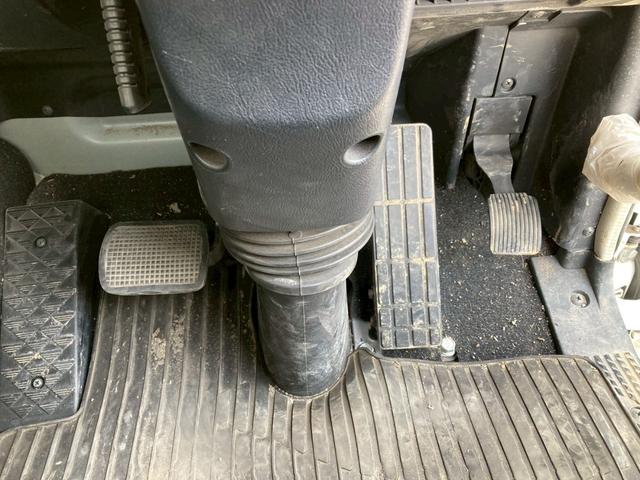 スーパーグレート 三菱ふそう　大型フックロール　最大積載１０４００ｋｇ　極東製フックロール　Ｒ５年４月製　ツインホイスト　ハイルーフ　アルミホイール　７ＭＴ　最大積載量１０４００ｋｇ（32枚目）