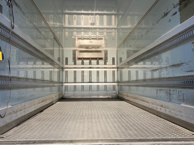 ヒノレンジャー 日野　中型冷蔵冷凍バン　最大積載２６５０ｋｇ　菱重製低温設定冷凍機　Ｒ４年１月製　格納パワーゲート　Ｒ４年７月製　左ラッシングレール２段　床板シマ鋼板　ゲート用ラジコン　６２ワイド　最大積載量２６５０ｋｇ（8枚目）