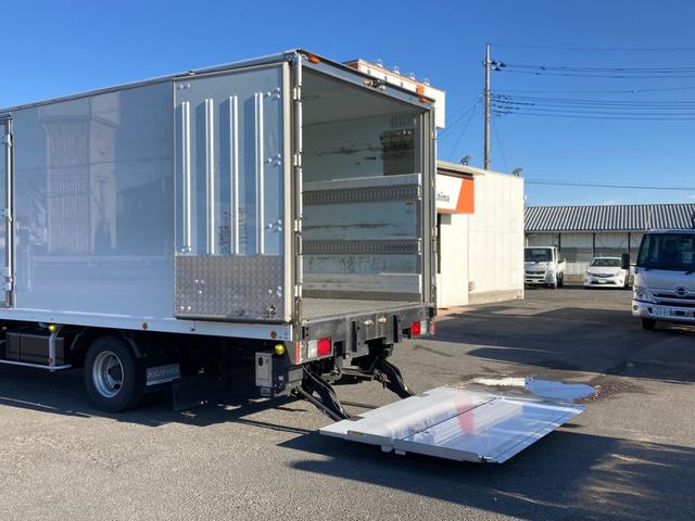 ヒノレンジャー 日野　中型冷蔵冷凍バン　最大積載２６５０ｋｇ　菱重製低温設定冷凍機　Ｒ４年１月製　格納パワーゲート　Ｒ４年７月製　左ラッシングレール２段　床板シマ鋼板　ゲート用ラジコン　６２ワイド　最大積載量２６５０ｋｇ（13枚目）