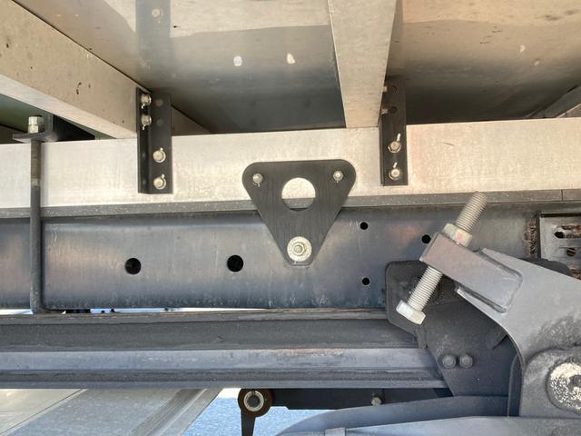 ヒノレンジャー 日野　中型冷蔵冷凍バン　最大積載２６５０ｋｇ　菱重製低温設定冷凍機　Ｒ４年１月製　格納パワーゲート　Ｒ４年７月製　左ラッシングレール２段　床板シマ鋼板　ゲート用ラジコン　６２ワイド　最大積載量２６５０ｋｇ（15枚目）