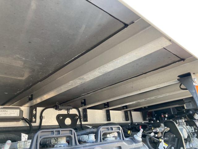 ヒノレンジャー 日野　中型冷蔵冷凍バン　最大積載２６５０ｋｇ　菱重製低温設定冷凍機　Ｒ４年１月製　格納パワーゲート　Ｒ４年７月製　左ラッシングレール２段　床板シマ鋼板　ゲート用ラジコン　６２ワイド　最大積載量２６５０ｋｇ（30枚目）