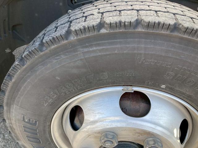 ヒノレンジャー 日野　中型冷蔵冷凍バン　最大積載２６５０ｋｇ　菱重製低温設定冷凍機　Ｒ４年１月製　格納パワーゲート　Ｒ４年７月製　左ラッシングレール２段　床板シマ鋼板　ゲート用ラジコン　６２ワイド　最大積載量２６５０ｋｇ（40枚目）