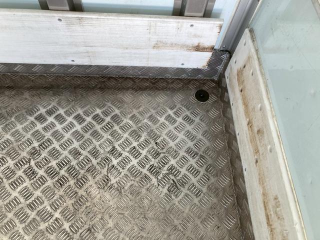 ヒノレンジャー 日野　中型冷蔵冷凍バン　最大積載２６５０ｋｇ　菱重製低温設定冷凍機　Ｒ４年１月製　格納パワーゲート　Ｒ４年７月製　左ラッシングレール２段　床板シマ鋼板　ゲート用ラジコン　６２ワイド　最大積載量２６５０ｋｇ（44枚目）