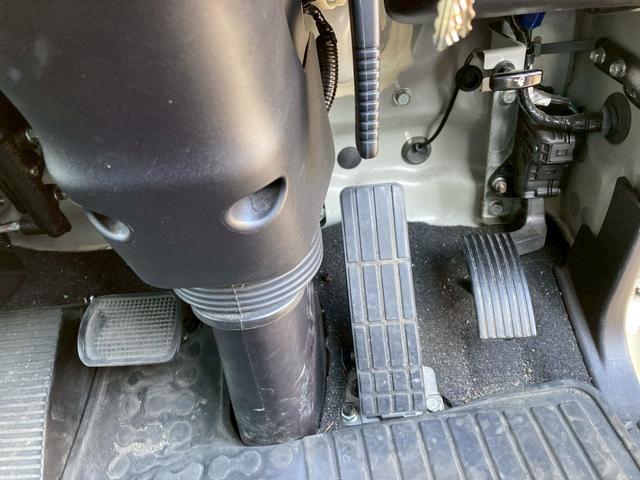 ファイター 三菱ふそう　中型アルミウイング　最大積載２７００ｋｇ　トランテックス製アルミウイング　Ｒ２年１１月製　リアエアサス　セイコーラック２個　ラッシングレール２段　引き出しフック１０個　６ＭＴ　６２ワイド　最大積載量２７００ｋｇ（42枚目）