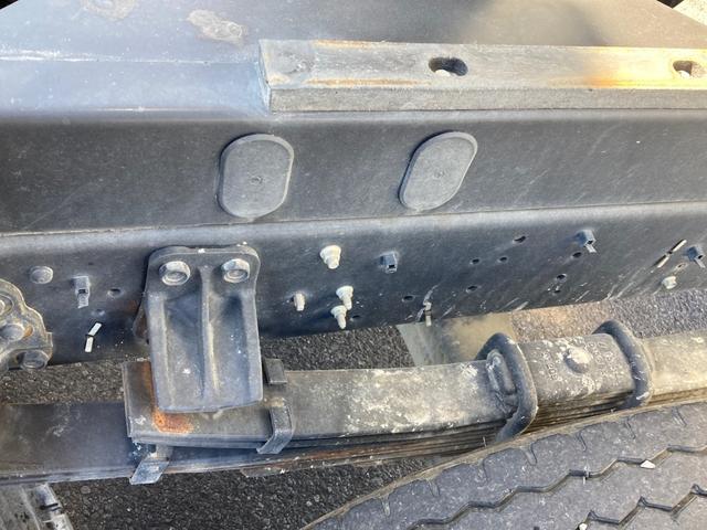 フォワード いすゞ　中型一方開ダンプ　最大積載３６５０ｋｇ　新明和製一方開ダンプ　Ｒ２年３月製　クイック自動シート　リア丸ピン加工　ボディー仕上済み　６ＭＴ（14枚目）