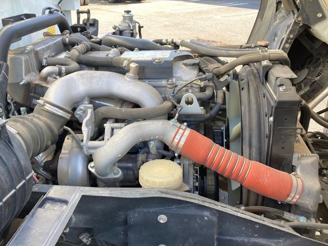 フォワード いすゞ　中型一方開ダンプ　最大積載３６５０ｋｇ　新明和製一方開ダンプ　Ｒ２年３月製　クイック自動シート　リア丸ピン加工　ボディー仕上済み　６ＭＴ（18枚目）