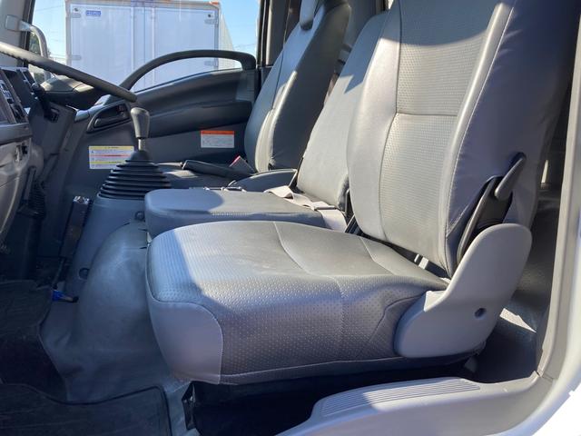 フォワード いすゞ　中型一方開ダンプ　最大積載３６５０ｋｇ　新明和製一方開ダンプ　Ｒ２年３月製　クイック自動シート　リア丸ピン加工　ボディー仕上済み　６ＭＴ（20枚目）