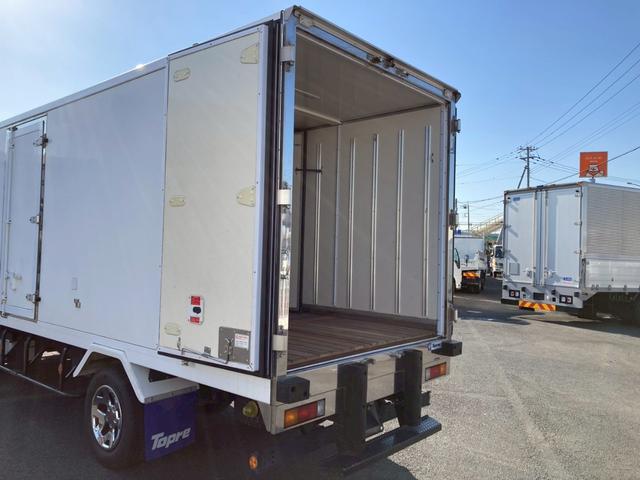 キャンター 三菱ふそう　小型冷蔵冷凍バン　最大積載２０００ｋｇ　東プレ製低温冷凍機　Ｒ１年６月製　冷凍バン　Ｒ１年６月製　左サイド扉　床板ステンレス貼　標準ロングボディー　最大積載量２０００ｋｇ（25枚目）