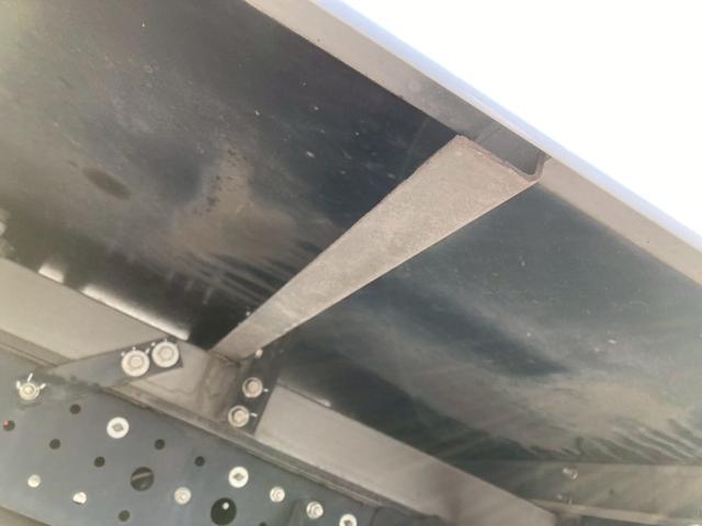 キャンター 三菱ふそう　小型冷蔵冷凍バン　最大積載２０００ｋｇ　東プレ製低温冷凍機　Ｒ１年６月製　冷凍バン　Ｒ１年６月製　左サイド扉　床板ステンレス貼　標準ロングボディー　最大積載量２０００ｋｇ（31枚目）