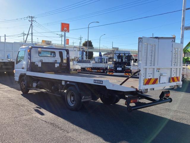 キャンター 三菱ふそう　小型セーフティーローダー　最大積載３３００ｋｇ　極東製セーフティーローダー　フラトップ　Ｈ２９年２月製　ウインチ　手動歩み　床フック１４個　５ＭＴ　車載専用車（4枚目）