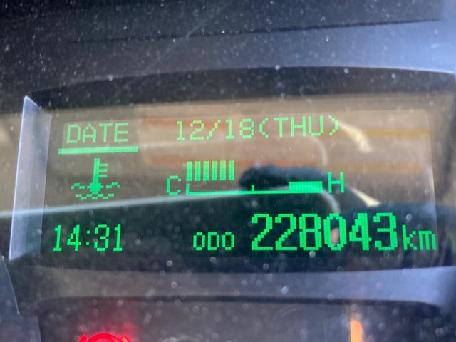 キャンター 三菱ふそう　小型セーフティーローダー　最大積載３３００ｋｇ　極東製セーフティーローダー　フラトップ　Ｈ２９年２月製　ウインチ　手動歩み　床フック１４個　５ＭＴ　車載専用車（23枚目）