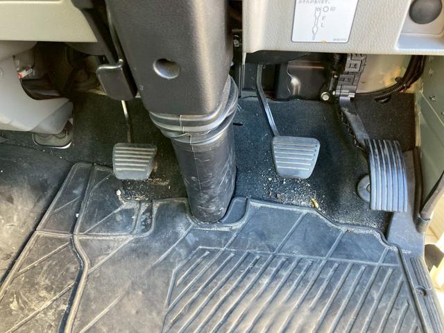 キャンター 三菱ふそう　小型セーフティーローダー　最大積載３３００ｋｇ　極東製セーフティーローダー　フラトップ　Ｈ２９年２月製　ウインチ　手動歩み　床フック１４個　５ＭＴ　車載専用車（45枚目）