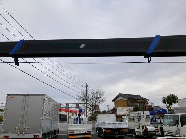 エルフトラック いすゞ　小型クレーン付平ボディー　最大積載２０００ｋｇ　タダノ製４段クレーン（２．６３ｔ吊）Ｈ１８年１月製　ラジコン　フックイン　セイコーラック２個　スムーサー６速２ペダル　ワイドロングボディー　最大積載量２０００ｋｇ（41枚目）