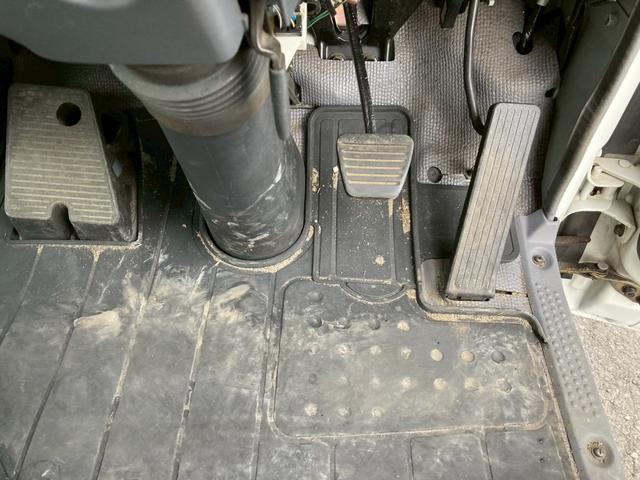 エルフトラック いすゞ　小型クレーン付平ボディー　最大積載２０００ｋｇ　タダノ製４段クレーン（２．６３ｔ吊）Ｈ１８年１月製　ラジコン　フックイン　セイコーラック２個　スムーサー６速２ペダル　ワイドロングボディー　最大積載量２０００ｋｇ（58枚目）