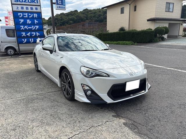 ８６ ＧＴ　スーパーチャージャー　ＴＲＤエアロ　ＴＲＤメーター　ＴＲＤマフラー　６速ＭＴ　リヤスポイラー　スマートキー　ＥＴＣ（9枚目）