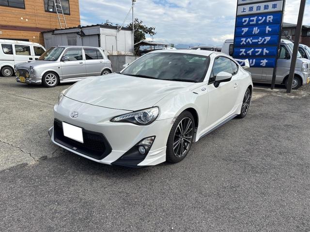 ８６ ＧＴ　スーパーチャージャー　ＴＲＤエアロ　ＴＲＤメーター　ＴＲＤマフラー　６速ＭＴ　リヤスポイラー　スマートキー　ＥＴＣ（10枚目）