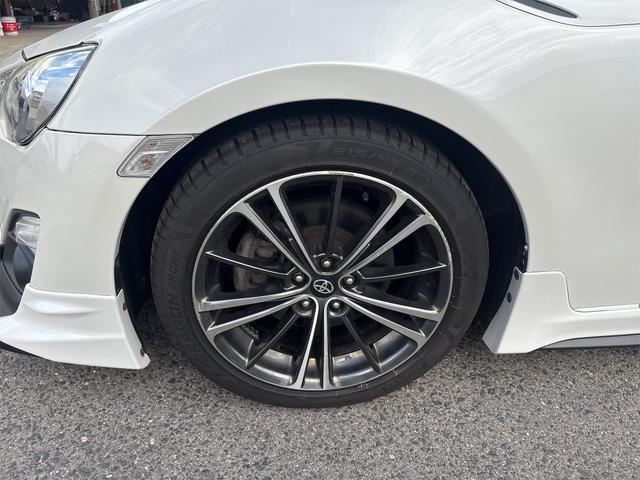 ８６ ＧＴ　スーパーチャージャー　ＴＲＤエアロ　ＴＲＤメーター　ＴＲＤマフラー　６速ＭＴ　リヤスポイラー　スマートキー　ＥＴＣ（29枚目）