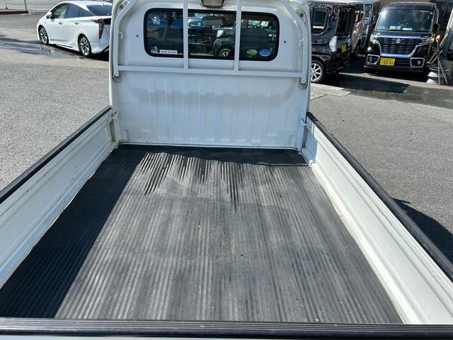 アクティトラック ベースグレード　ユーザー買取車両　走行距離７３０００キロ　タイヤ４本新品　エアコン　パワーステアリング　エアバック　５ＭＴ（9枚目）