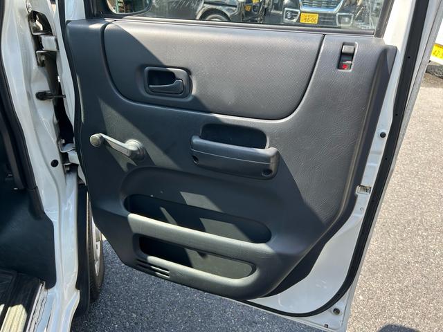アクティトラック ベースグレード　ユーザー買取車両　走行距離７３０００キロ　タイヤ４本新品　エアコン　パワーステアリング　エアバック　５ＭＴ（13枚目）