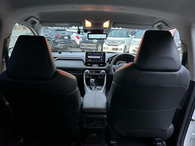 ＲＡＶ４ ハイブリッドＧ　ワンオーナー　ＥＴＣ　ドライブレコーダー前後　メーカーナビ　Ｂｌｕｅｔｏｏｔｈ接続　バックカメラ　コーナーセンサー　パワーシート　シートヒーター　パワーバックドア（9枚目）