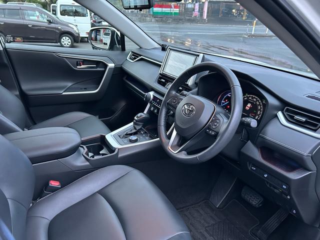 ＲＡＶ４ ハイブリッドＧ　ワンオーナー　ＥＴＣ　ドライブレコーダー前後　メーカーナビ　Ｂｌｕｅｔｏｏｔｈ接続　バックカメラ　コーナーセンサー　パワーシート　シートヒーター　パワーバックドア（16枚目）