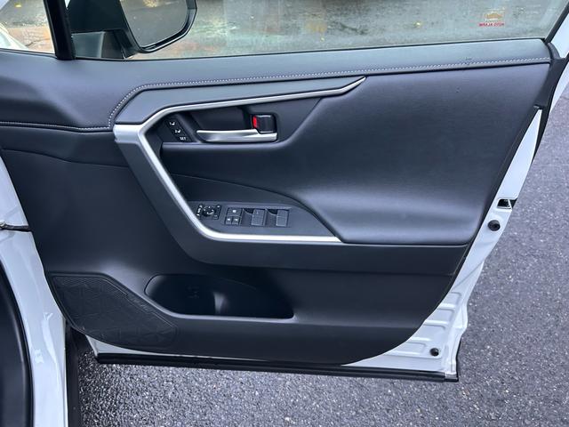 ＲＡＶ４ ハイブリッドＧ　ワンオーナー　ＥＴＣ　ドライブレコーダー前後　メーカーナビ　Ｂｌｕｅｔｏｏｔｈ接続　バックカメラ　コーナーセンサー　パワーシート　シートヒーター　パワーバックドア（18枚目）