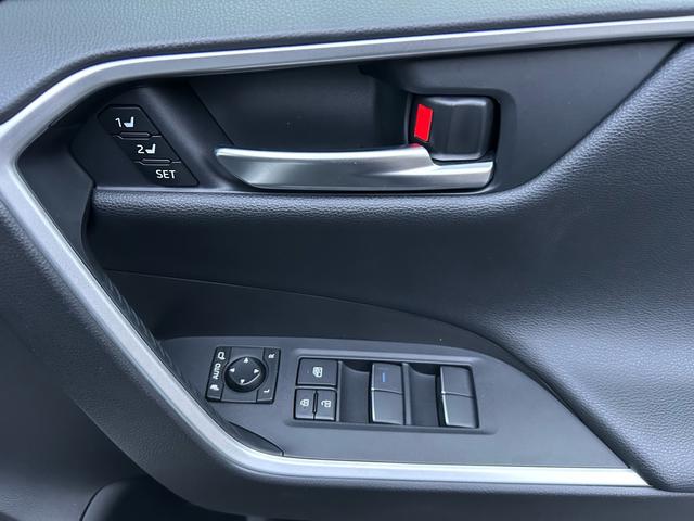 ＲＡＶ４ ハイブリッドＧ　ワンオーナー　ＥＴＣ　ドライブレコーダー前後　メーカーナビ　Ｂｌｕｅｔｏｏｔｈ接続　バックカメラ　コーナーセンサー　パワーシート　シートヒーター　パワーバックドア（19枚目）