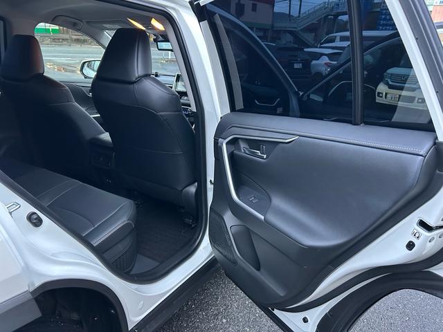 ＲＡＶ４ ハイブリッドＧ　ワンオーナー　ＥＴＣ　ドライブレコーダー前後　メーカーナビ　Ｂｌｕｅｔｏｏｔｈ接続　バックカメラ　コーナーセンサー　パワーシート　シートヒーター　パワーバックドア（26枚目）
