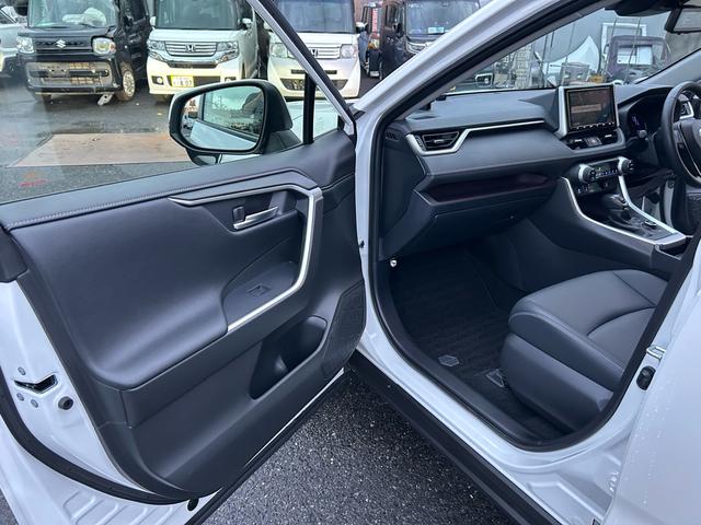 ＲＡＶ４ ハイブリッドＧ　ワンオーナー　ＥＴＣ　ドライブレコーダー前後　メーカーナビ　Ｂｌｕｅｔｏｏｔｈ接続　バックカメラ　コーナーセンサー　パワーシート　シートヒーター　パワーバックドア（28枚目）