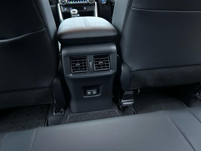 ＲＡＶ４ ハイブリッドＧ　ワンオーナー　ＥＴＣ　ドライブレコーダー前後　メーカーナビ　Ｂｌｕｅｔｏｏｔｈ接続　バックカメラ　コーナーセンサー　パワーシート　シートヒーター　パワーバックドア（32枚目）